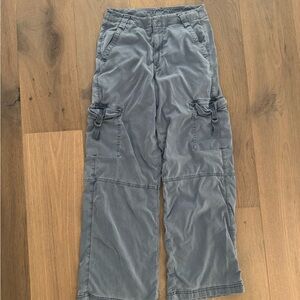 American Eagle women’s added grey soft stretch cargo pocket style pants size 4